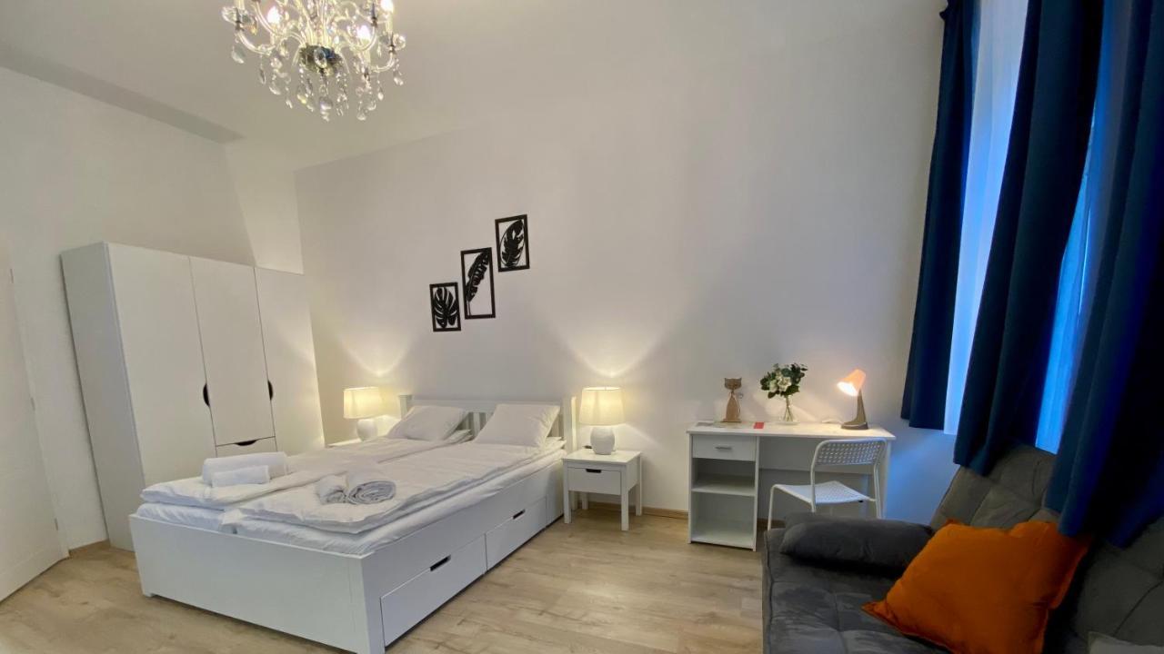 Top Class Apartments In Carlsbad Карлови Вари Екстериор снимка