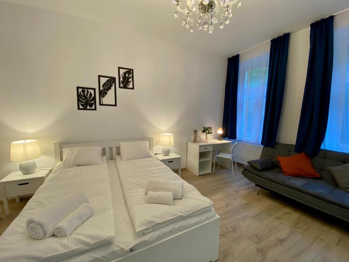 Top Class Apartments In Carlsbad Карлови Вари Екстериор снимка
