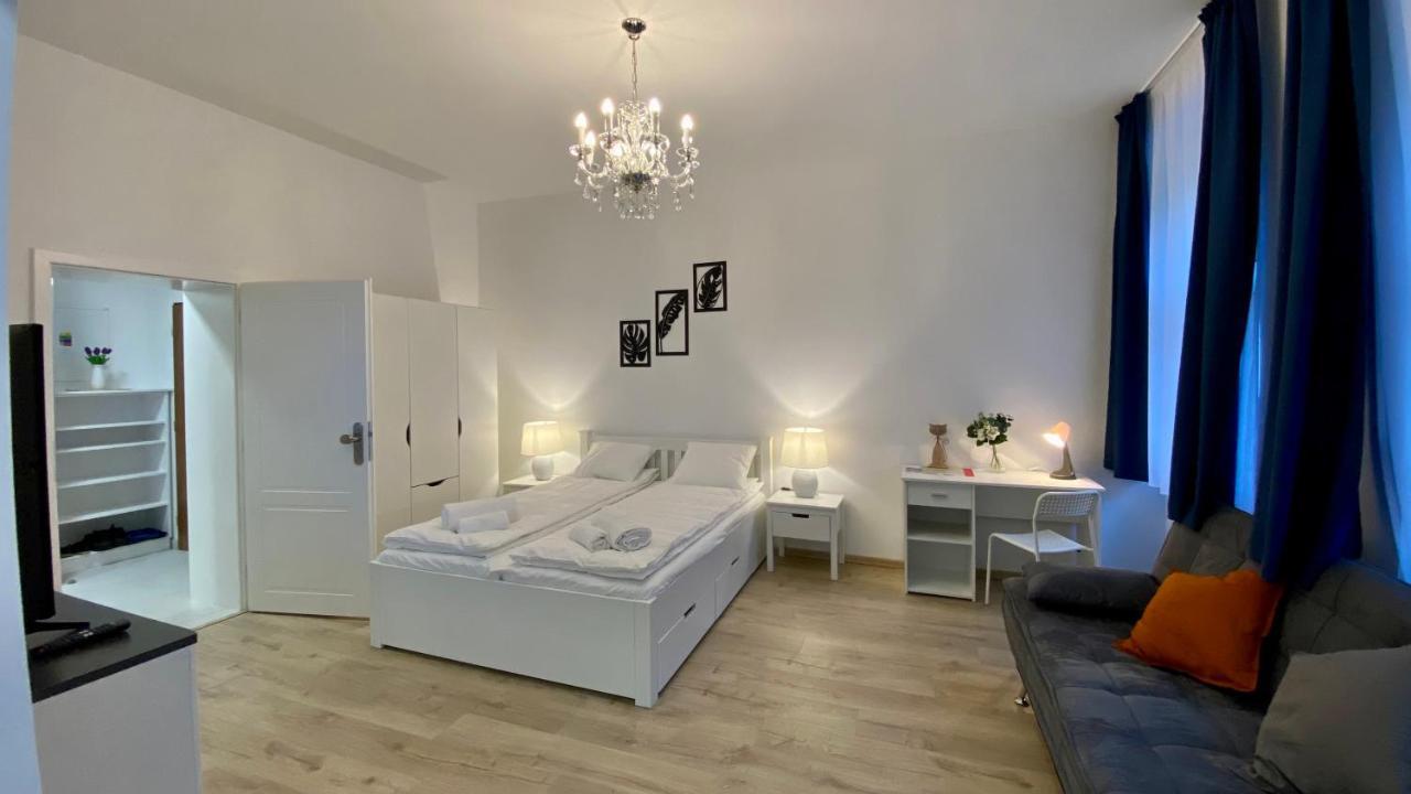 Top Class Apartments In Carlsbad Карлови Вари Екстериор снимка
