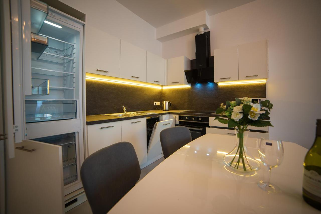 Top Class Apartments In Carlsbad Карлови Вари Екстериор снимка