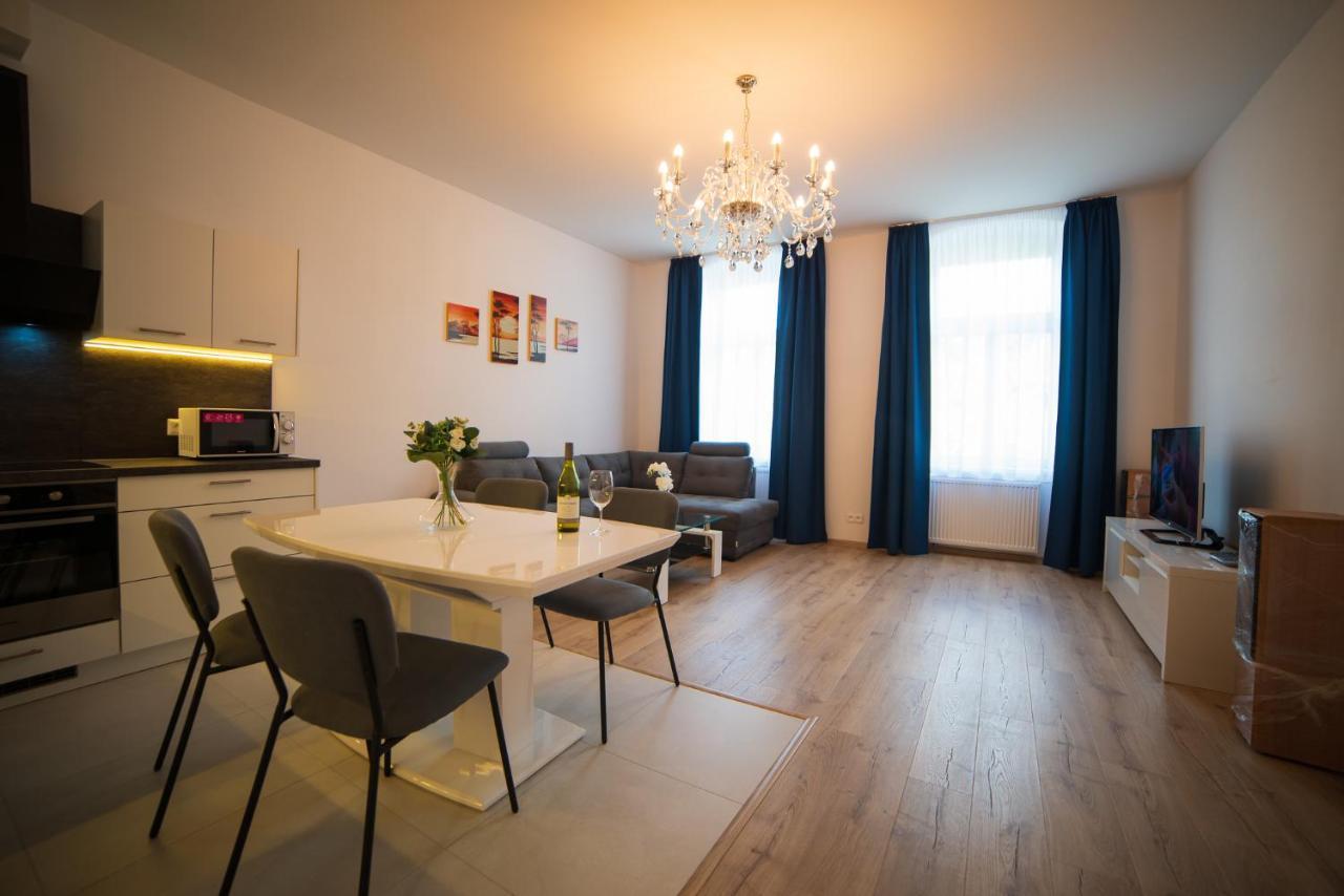 Top Class Apartments In Carlsbad Карлови Вари Екстериор снимка