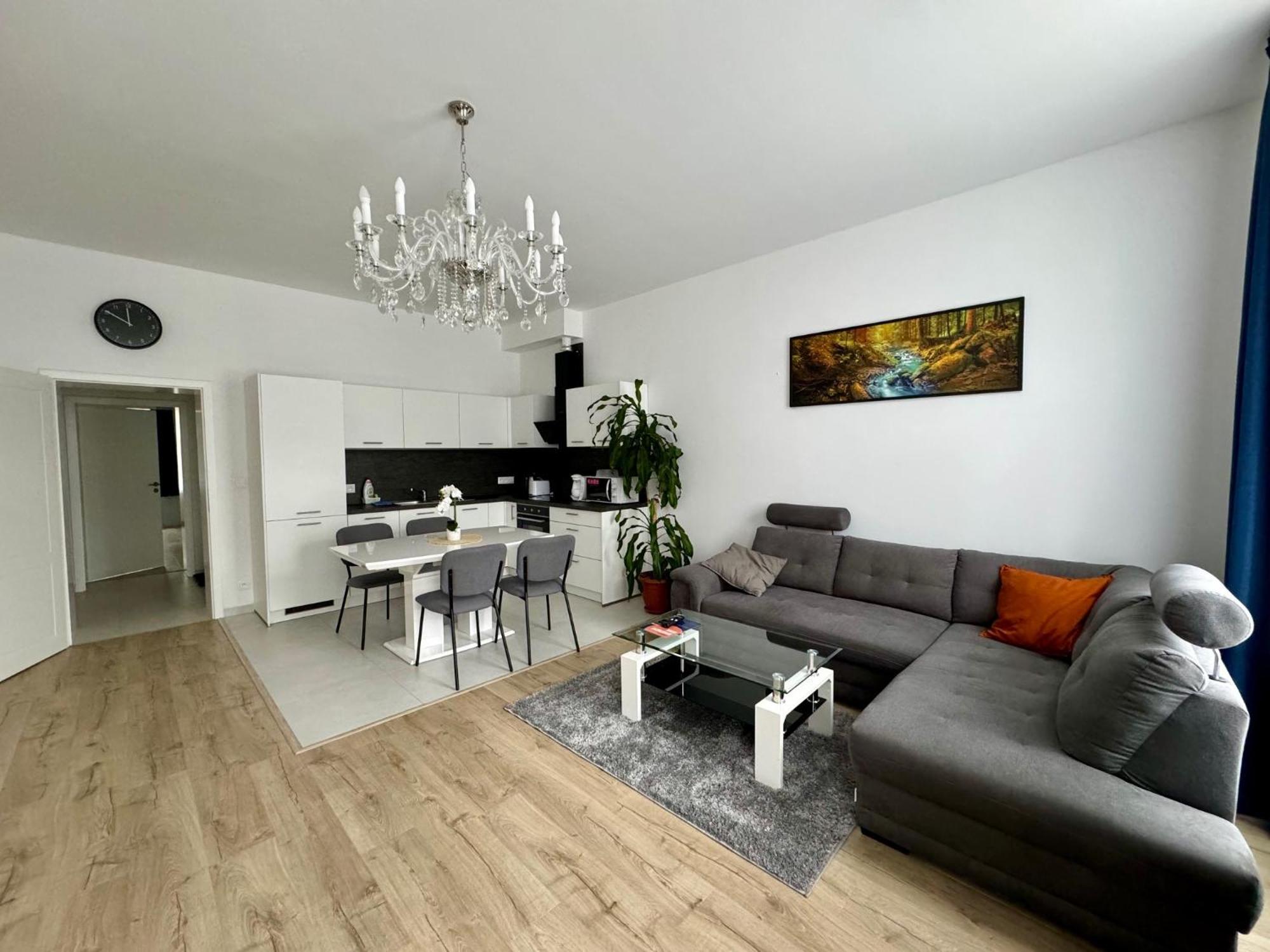 Top Class Apartments In Carlsbad Карлови Вари Екстериор снимка